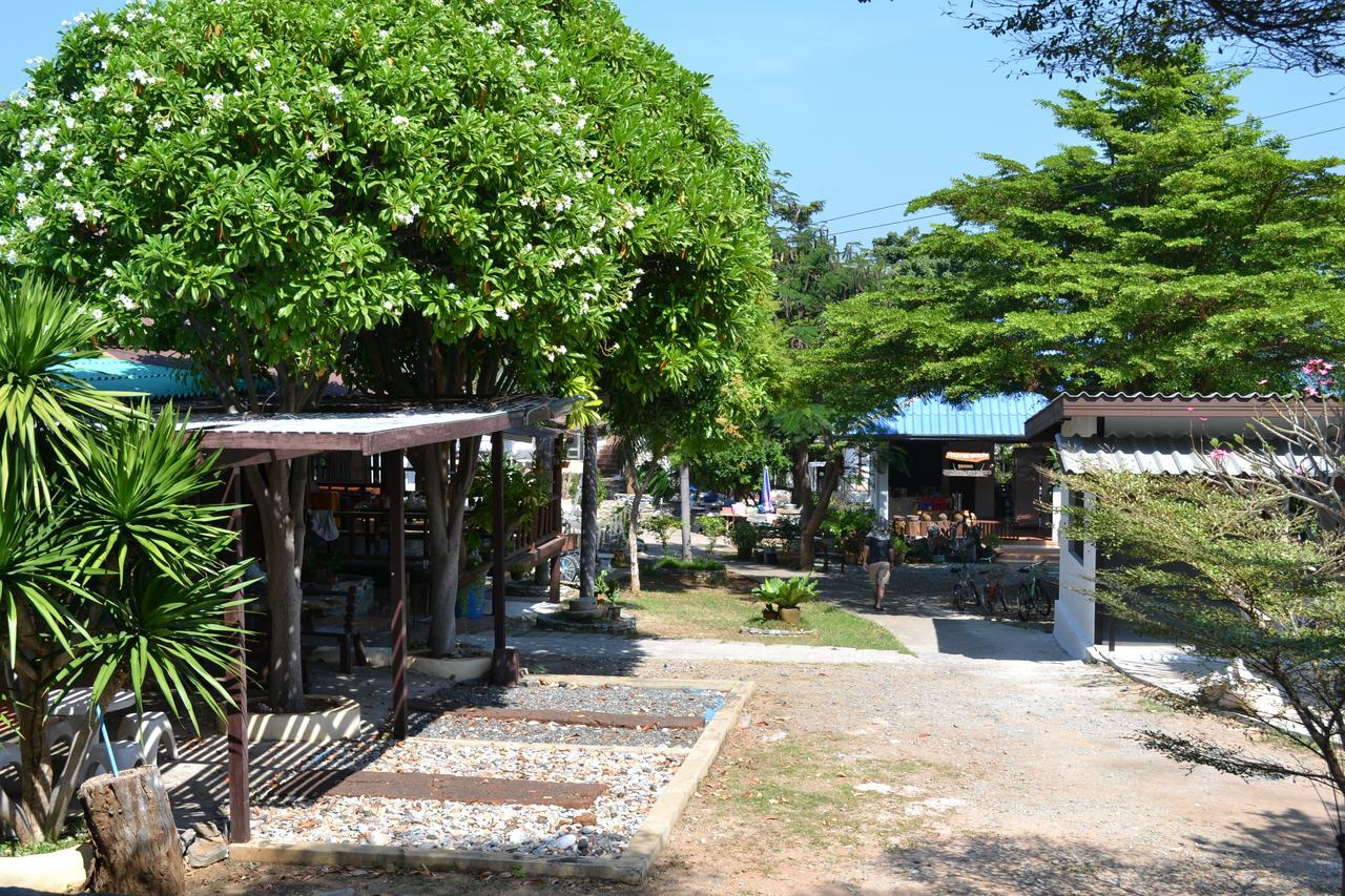 Benjaporn Bungalow Koh Sichang Exterior foto